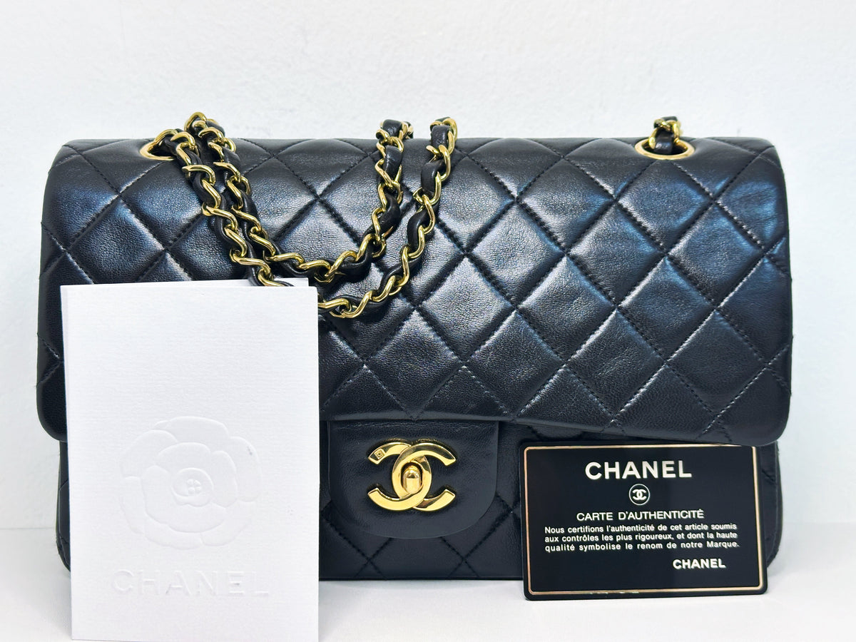 Chanel Vintage Black Quilted Lambskin Medium Classic Double Flap Bag 2843 holo card