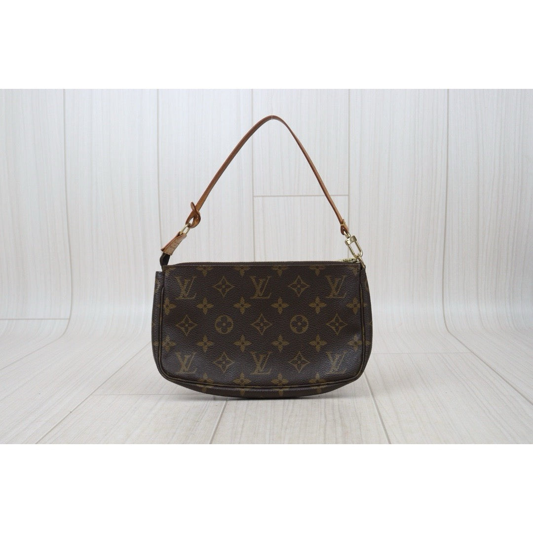Rank B ｜ LV Monogram Pochette Accessoires Vintage Model｜V24061337