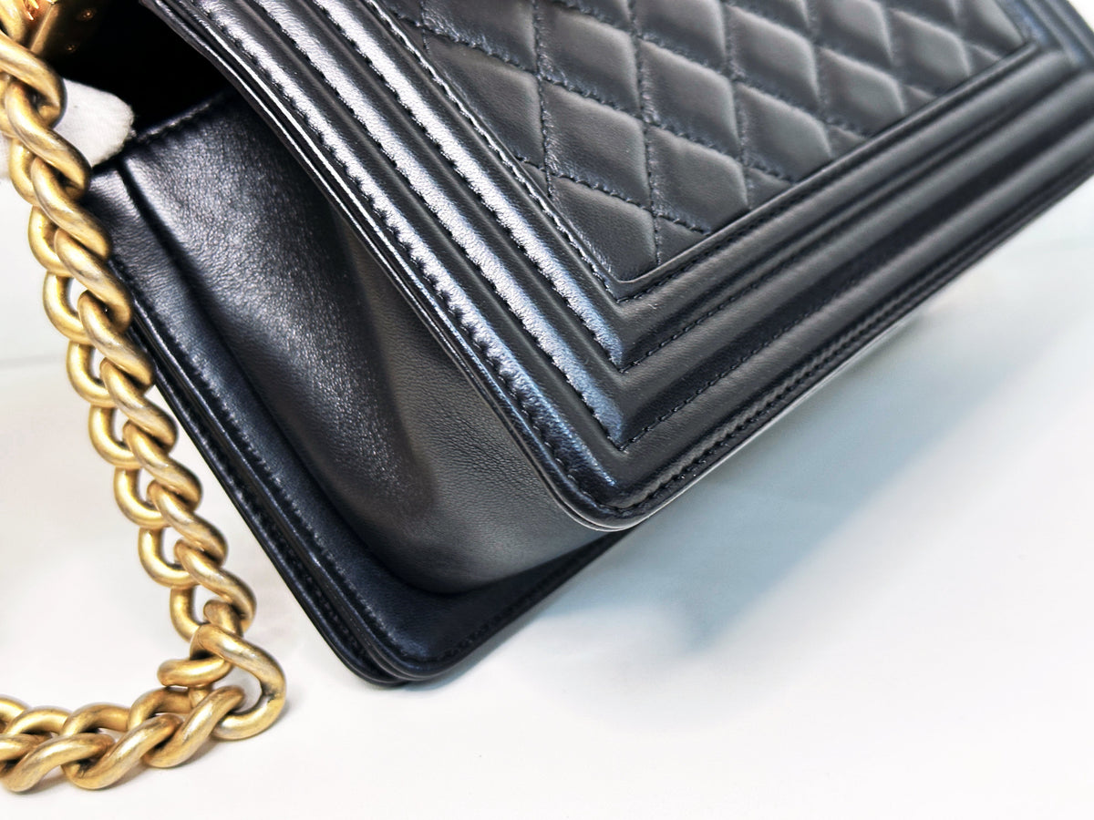 CHANEL SMALL BOY BAG CAVIAR BLACK GHW 2457 holo card