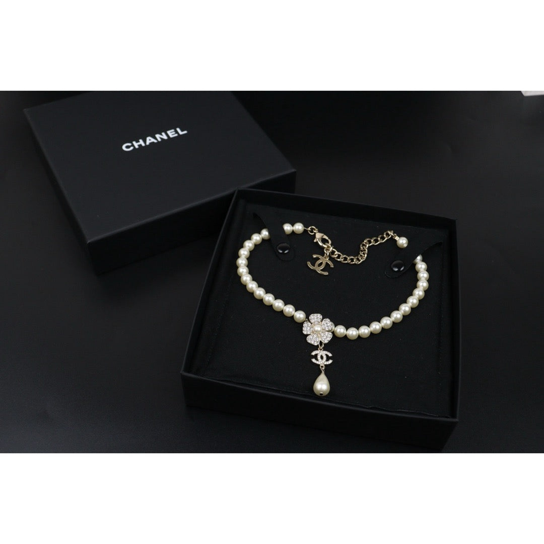 Excellent（Rank SA）｜ CHANEL Coco Mark Camellia Pearl Rhinestone  Necklace｜S25071003