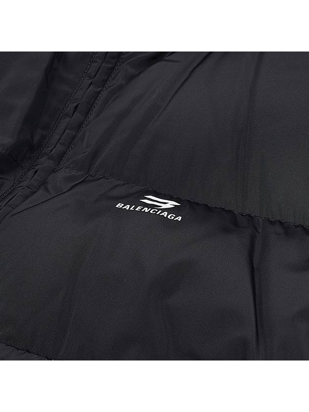 Luxury Balenciaga  Sporty B Logo Point Down Padding Black