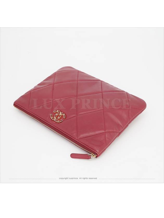 New Medium 19 Clutch 0816sv Chanel