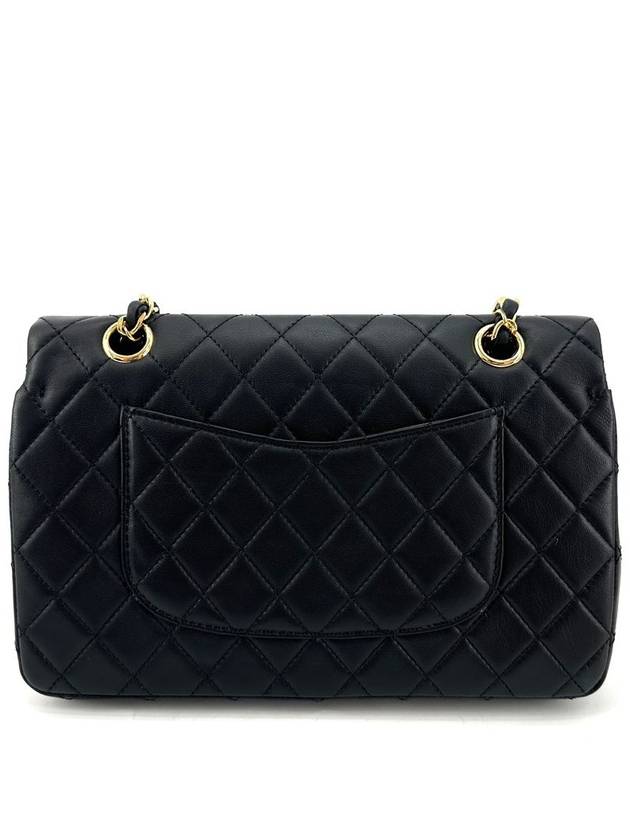 Lambskin classic medium shoulder bag Chanel