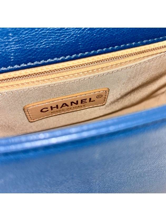 Label click chain shoulder bag season small Chanel