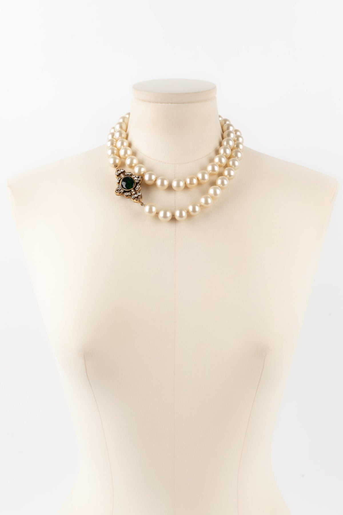 Collier de perles Chanel 1980's