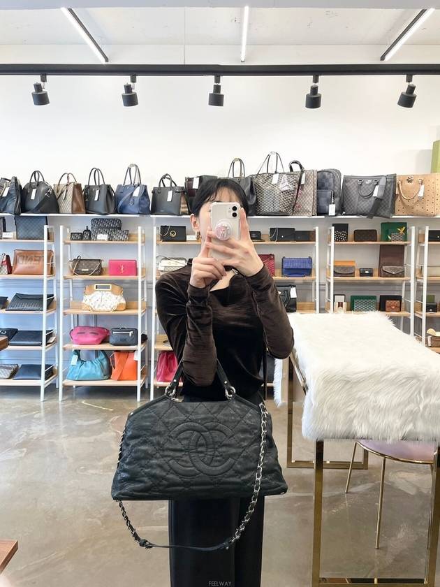 Daol Sangin Branch COCO logo quilted tote and shoulder bag 16th A67041 Status A Chanel