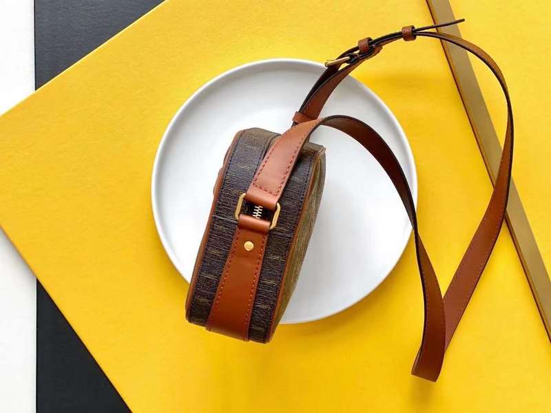 Yves Saint Laurent - Bags - The Wells Bags  202