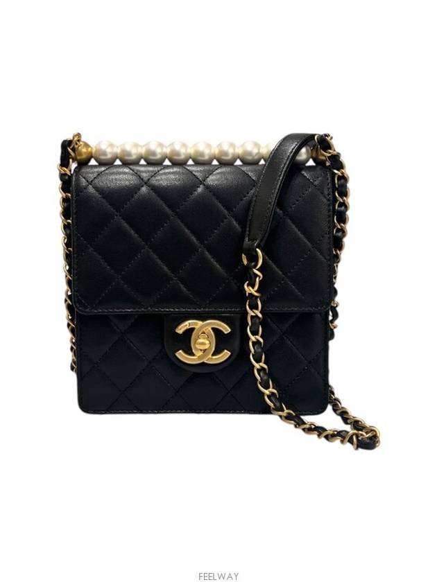 women cross bag Chanel