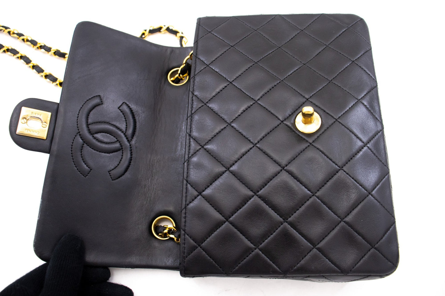 CHANEL Sac à Rabat Shoulder Bag
