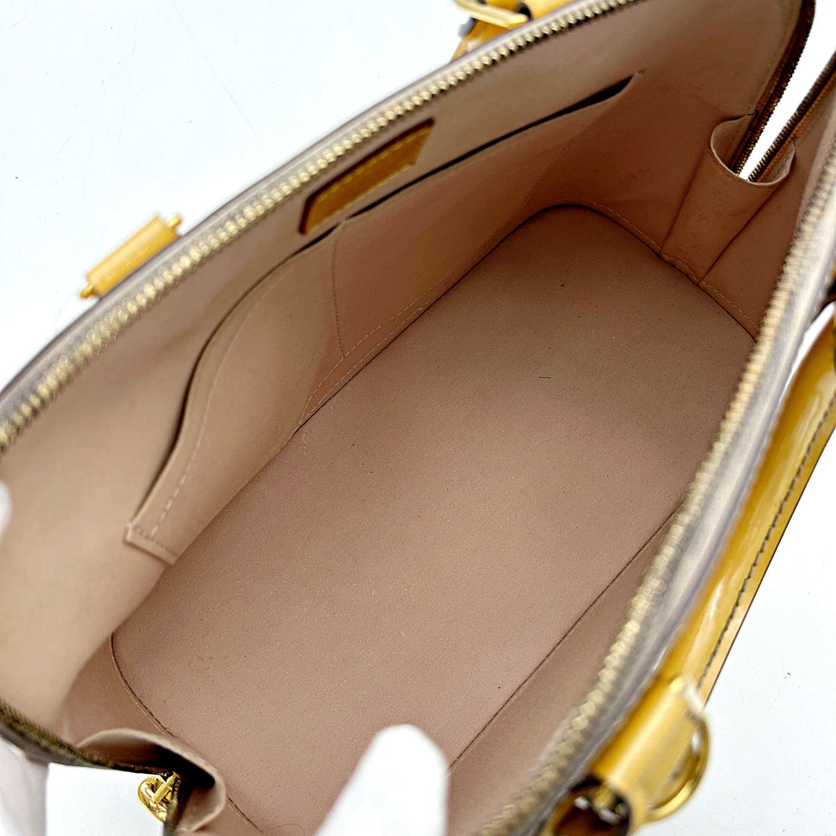 Louis Vuitton Yellow Vernis Monogram Alma PM Louis Vuitton lv8848ea