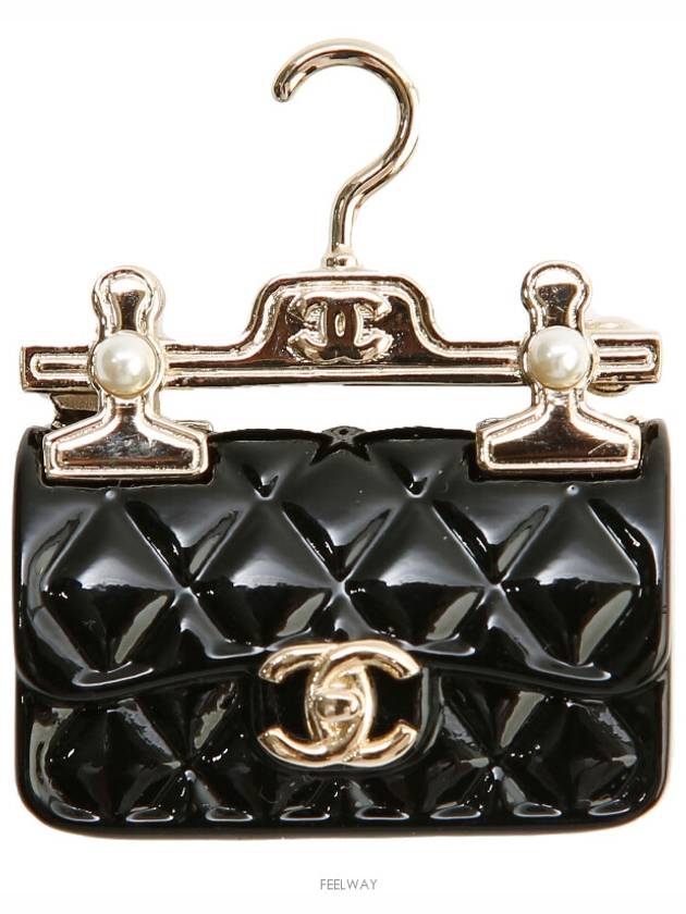 Classic flap bag brooch champagne gold 70546 Chanel