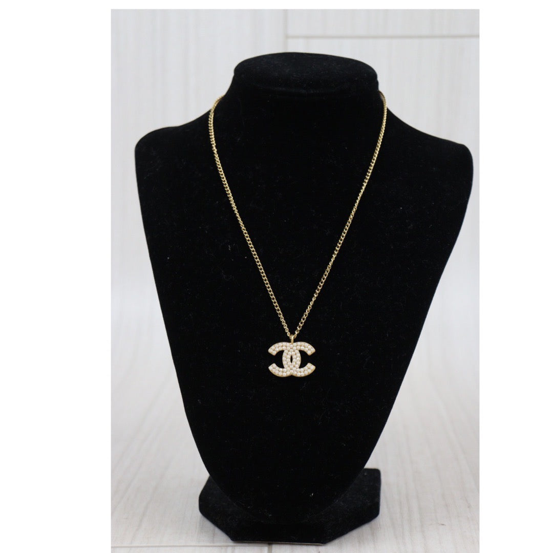 Rank A ｜ CHANEL Coco Pearl  Necklace｜V24010512