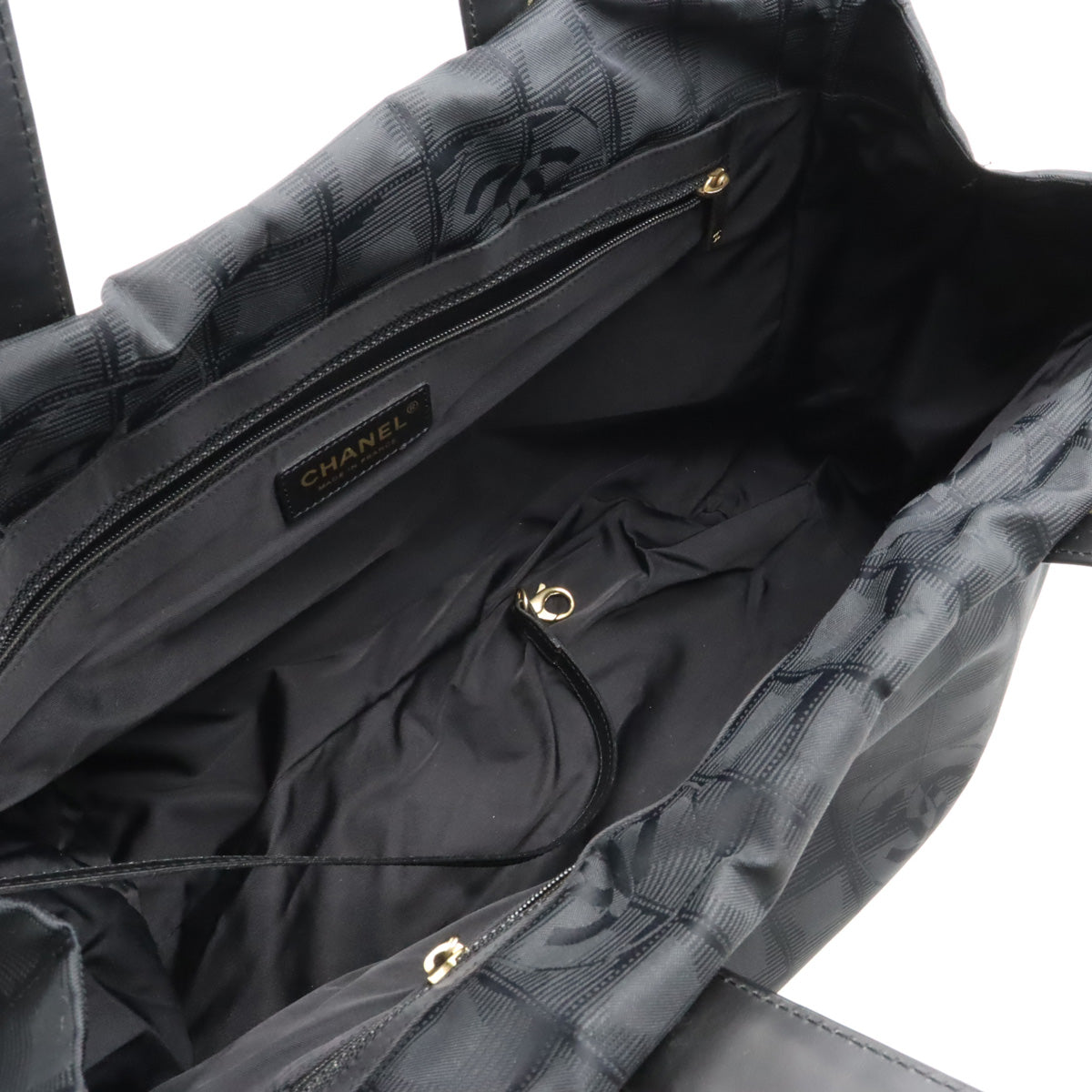 Chanel NEW LABEL LINE Tote MM TORTE Bag Nylon  Black Black Gold  A15991