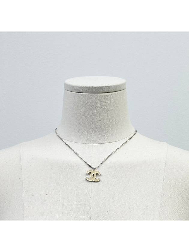 CC logo coco white silver necklace 4VCHA27094 Chanel