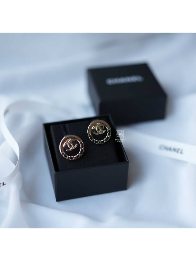 WoMen's CC Logo Circle Chain Earrings Black Gold Chanel