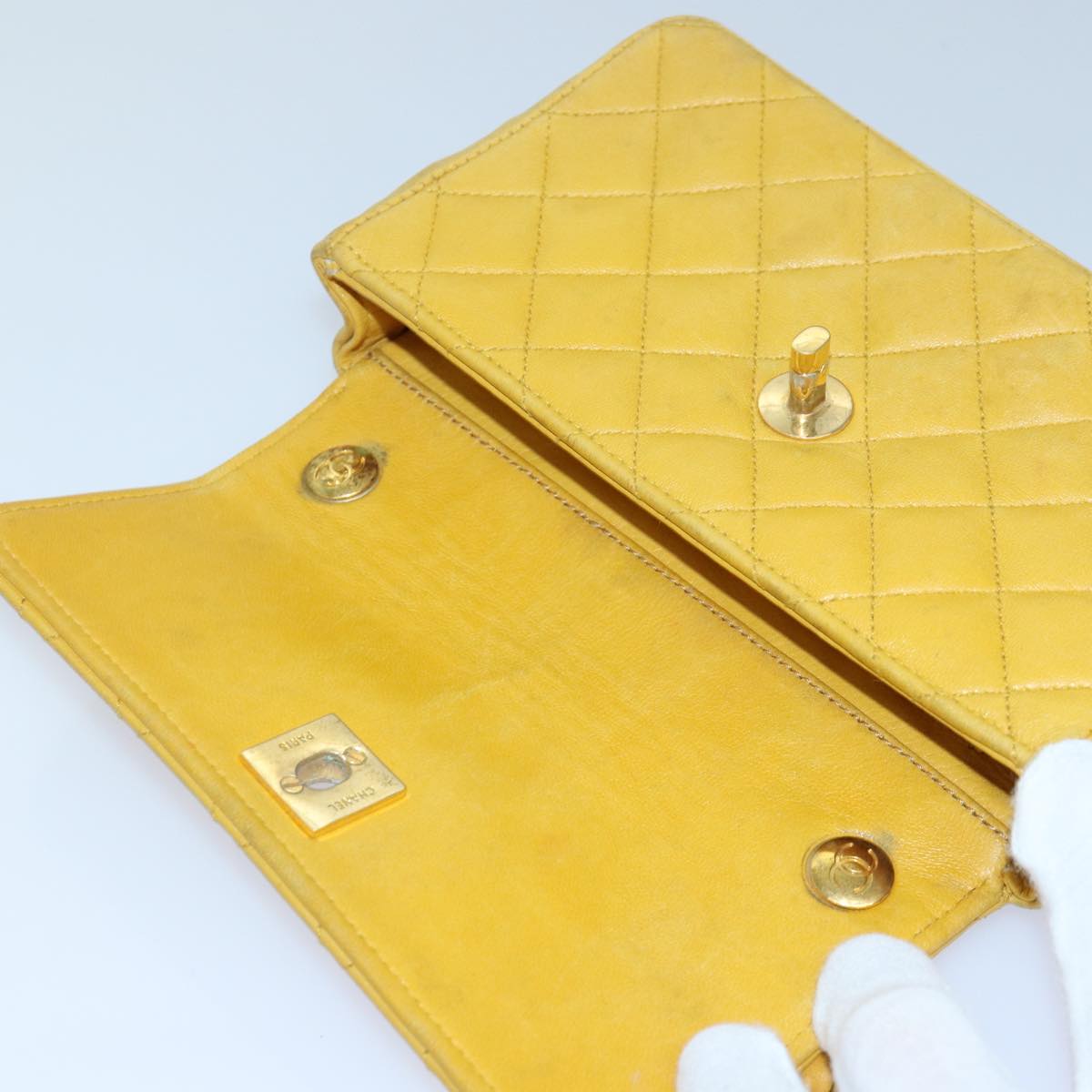 Top Quality Chanel Mini Matelasse Chain Shoulder Bag Lamb Skin Yellow Gold CC Auth 85920
