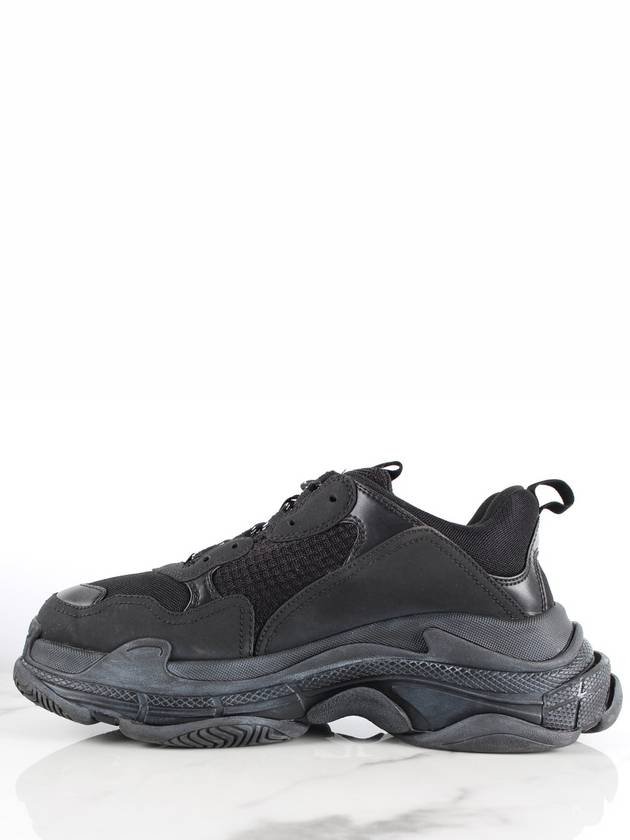 Luxury Balenciaga  Triple S Black 42 Domestic 270