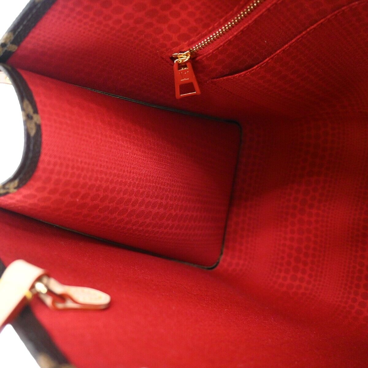 LOUIS VUITTON Onthego Handbag