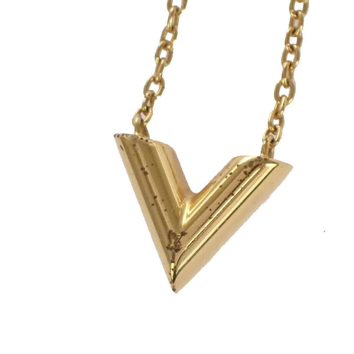 LOUIS VUITTON Essential V Necklace