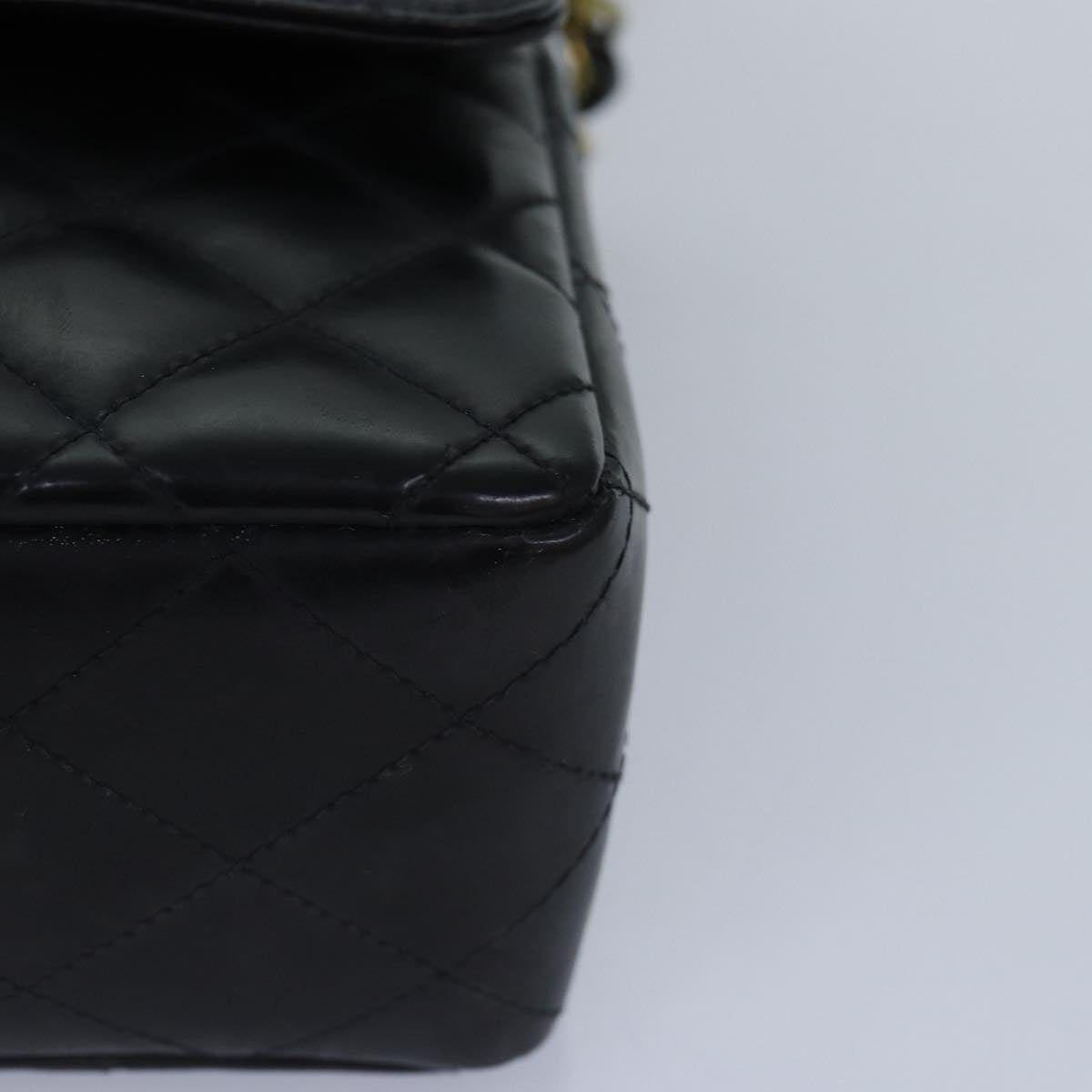 Top Quality Chanel Matelasse Chain Shoulder Bag Leather Black Gold CC Auth 88183