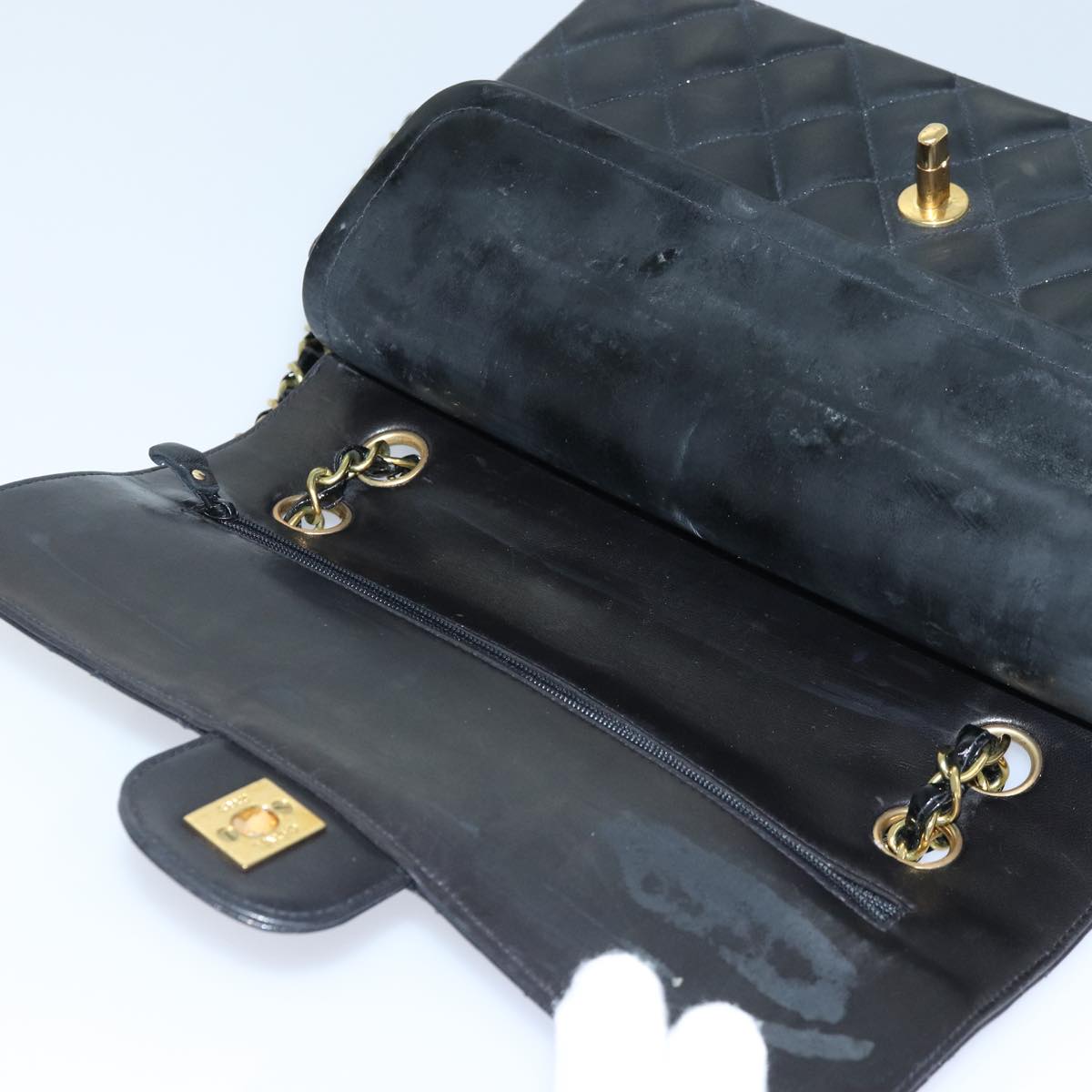 Top Quality Chanel Matelasse Chain Shoulder Bag Leather Black Gold CC Auth 88183