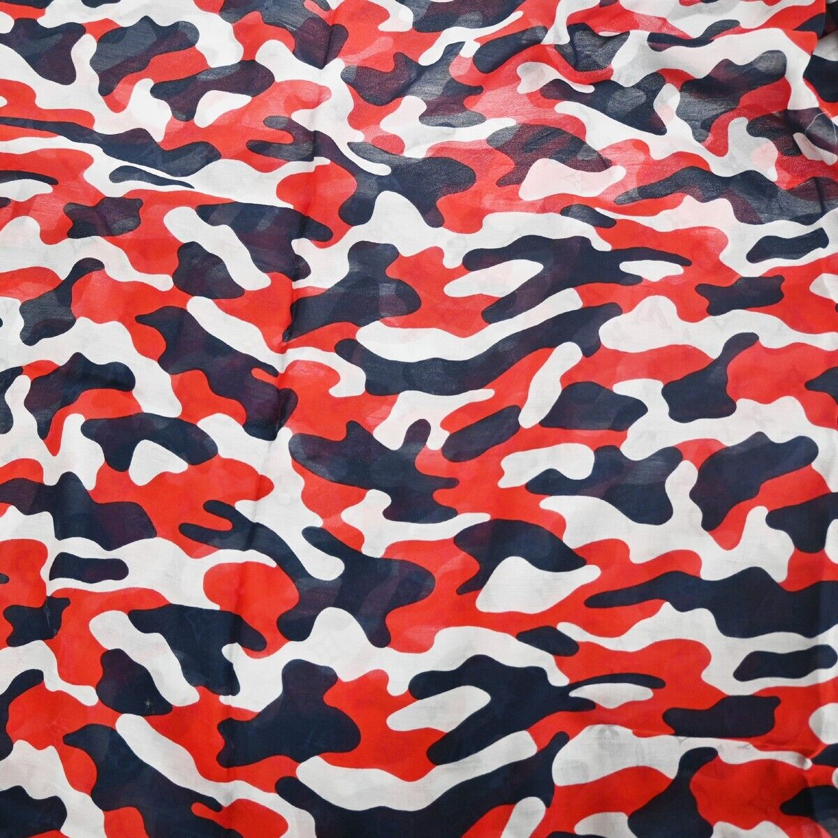 LOUIS VUITTON Scarves