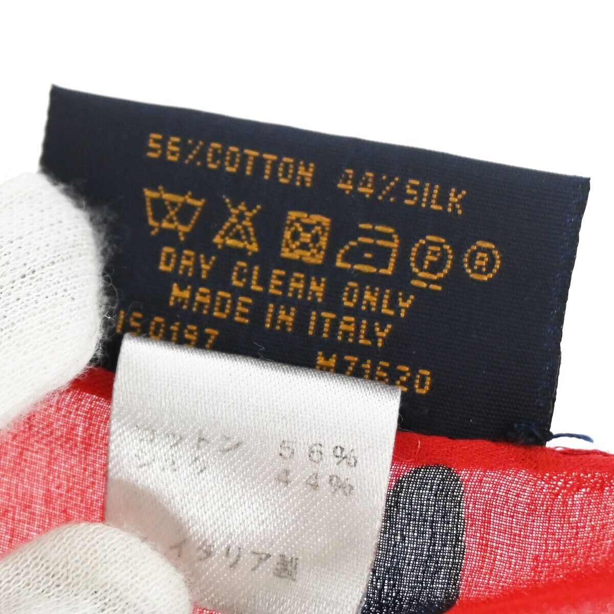 LOUIS VUITTON Scarves