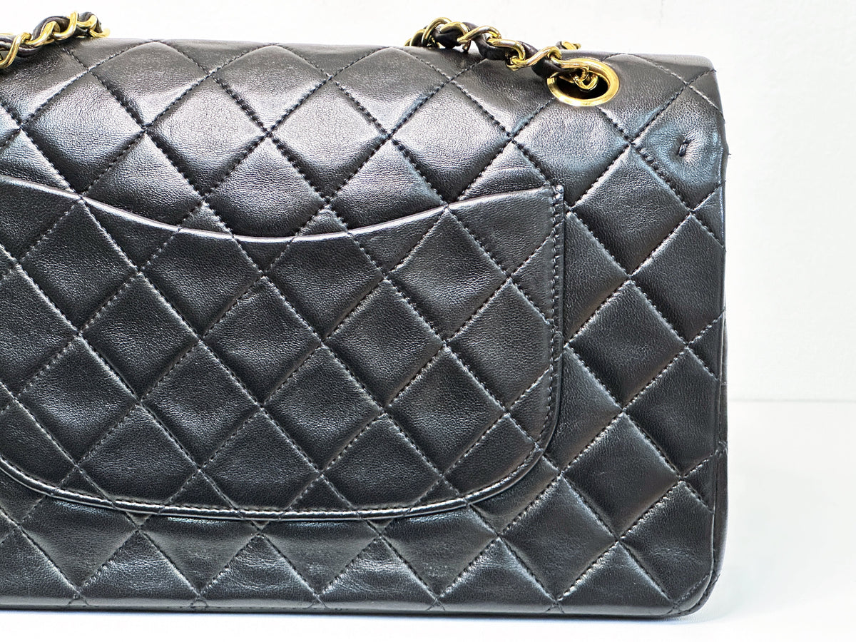 Chanel Vintage Black Quilted Lambskin Medium Classic Double Flap Bag 2843 holo card