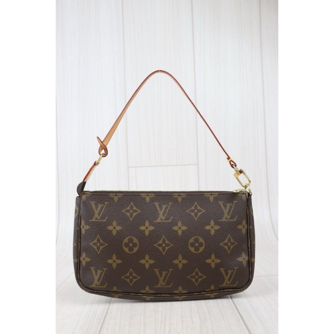 Very Good ( Rank A) ｜ LV Monogram Pochette Accessoires Vintage Model｜24081905