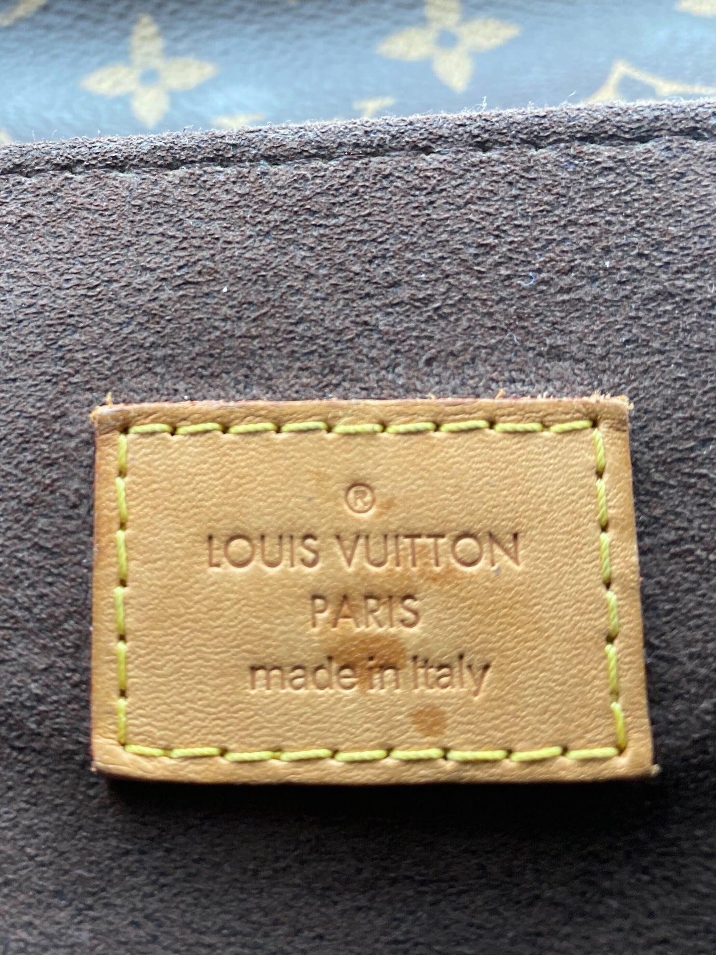 LOUIS VUITTON Metis Handbag
