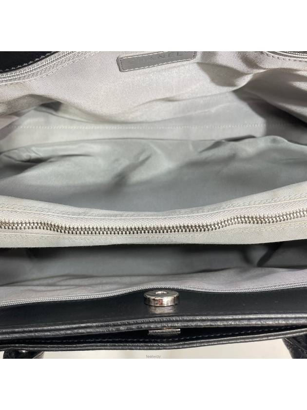 Surfbag silver shoulder bag No 18 Chanel