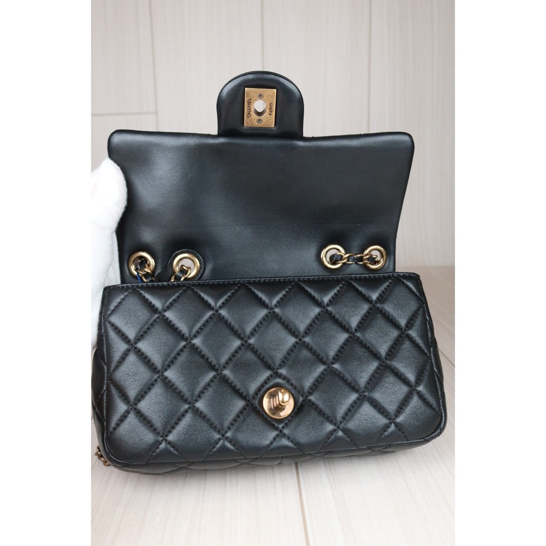 Very Good ( Rank A)｜ CHANEL Matrasse Lamb Skin Single  Flap Bag Made in 2014-2015Year｜S24071002