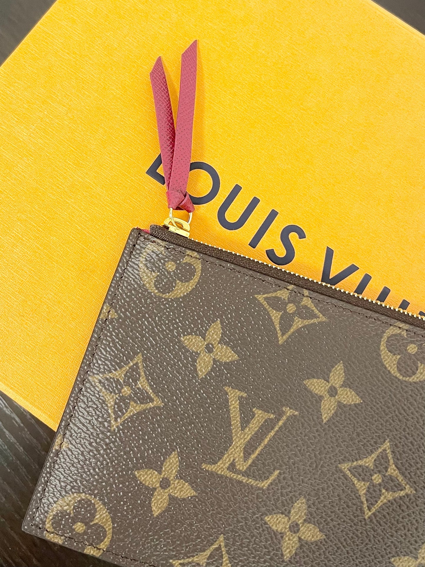 LOUIS VUITTON 2022 Monogram Félicie Pochette Zippy Coin Holder in Fuchsia