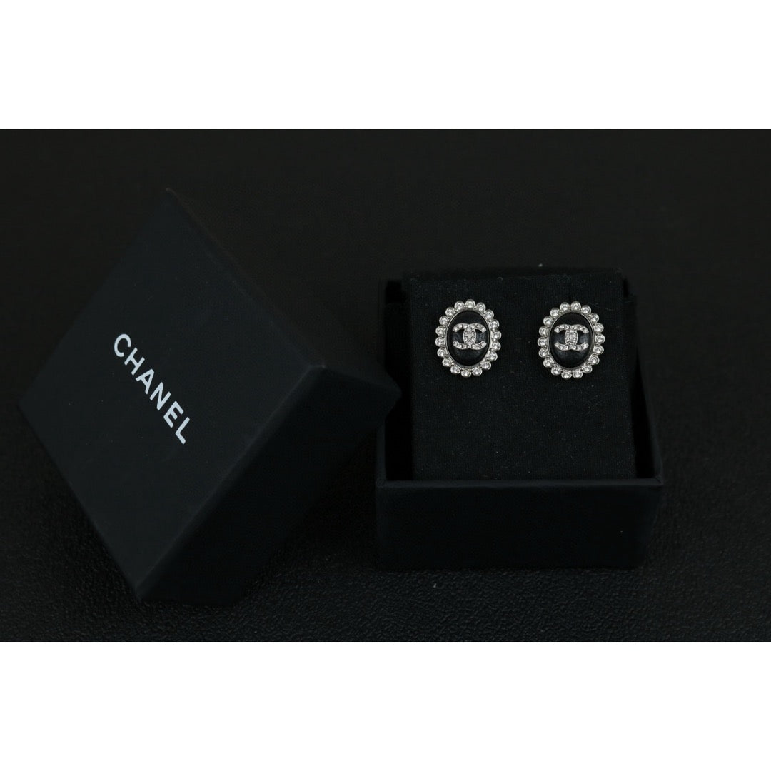 Excellent（Rank SA）｜ CHANEL Coco Mark Leather Rhinestone Earrings Silver｜F25022003