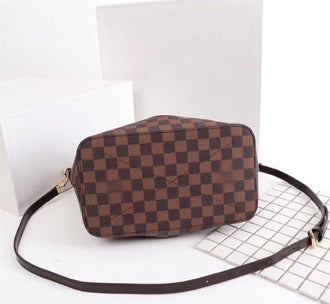 LB026      13.39x8.86x5.91inch