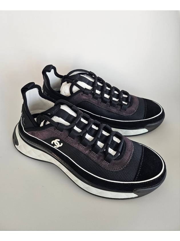 Mixed Fibers Fabric Suede Calfskin Low-Top Sneakers Black Chanel