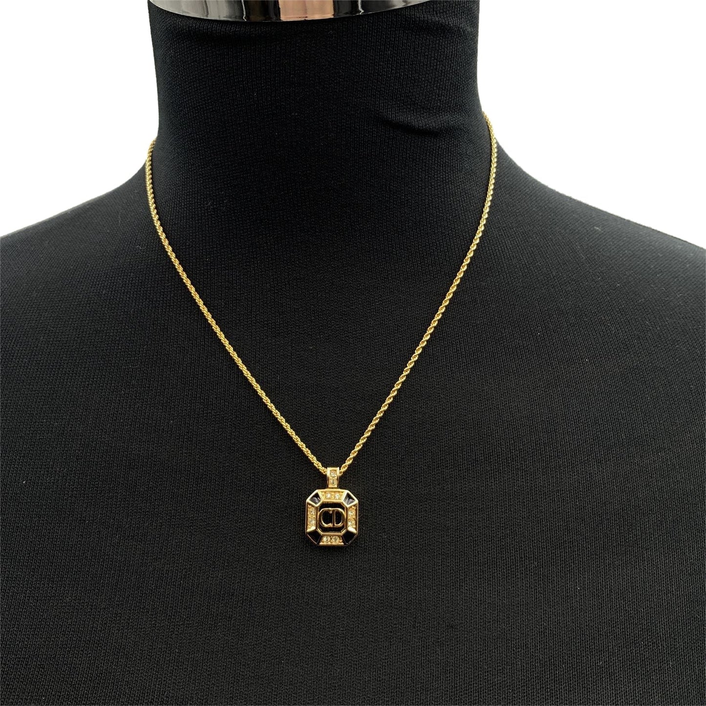 CHRISTIAN DIOR Vintage Gold Metal Cd Square Pendant Chain Necklace