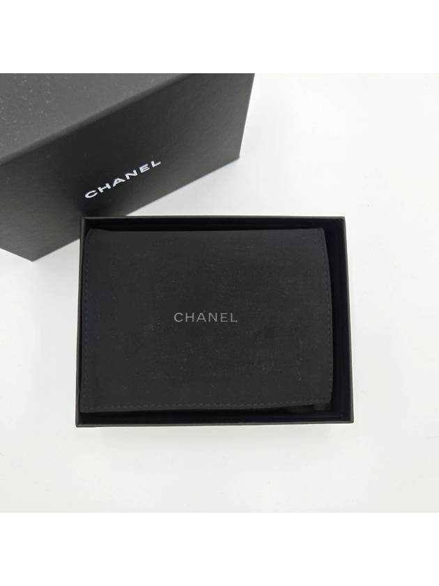 Classic Small Flap Wallet Grained Shiny Calfskin Gold Black Chanel