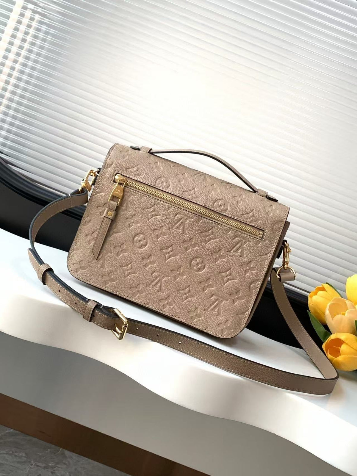 LB1142 Pochette Métis / HIGHEST QUALITY VERSION / 9.8 x 7.5 x 2.8 inches