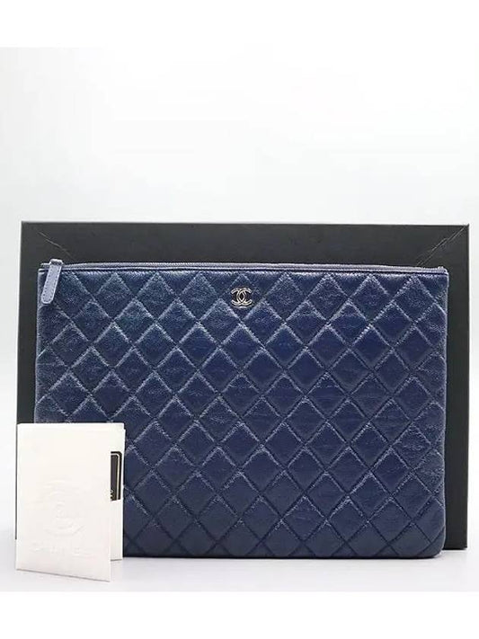 A82552 Navy Caviar Classic Large CC Silver Logo Clutch Chanel