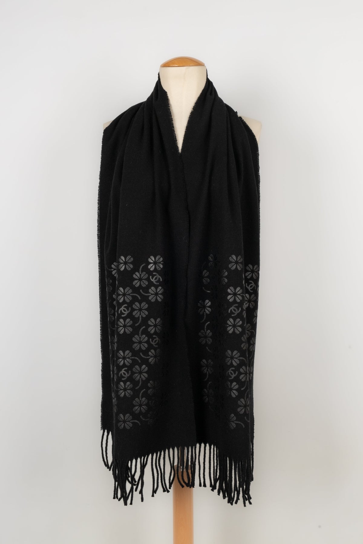Echarpe en cachemire Chanel