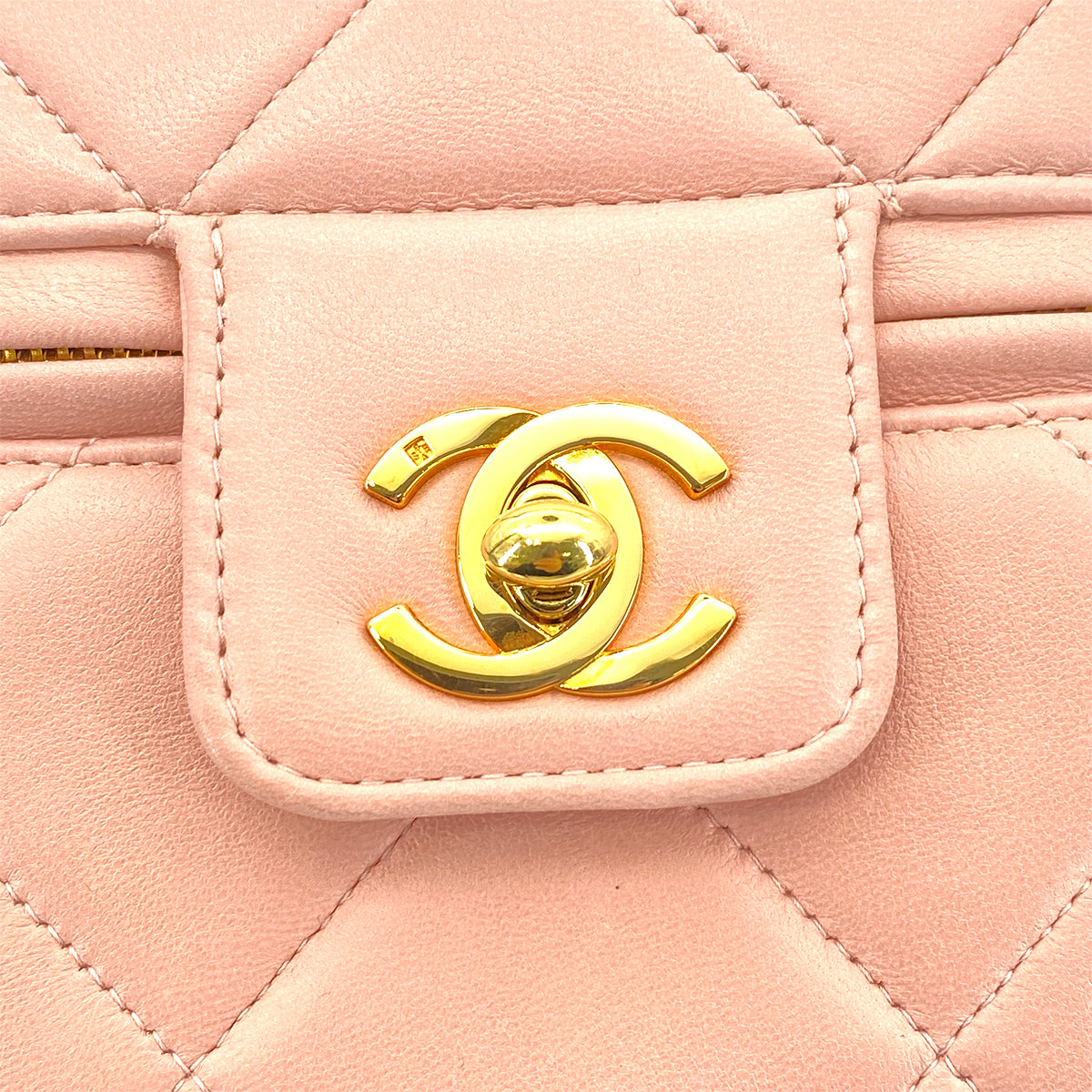 CHANEL VINTAGE VANITY HAND BAG PINK LAMB SKIN 90261563