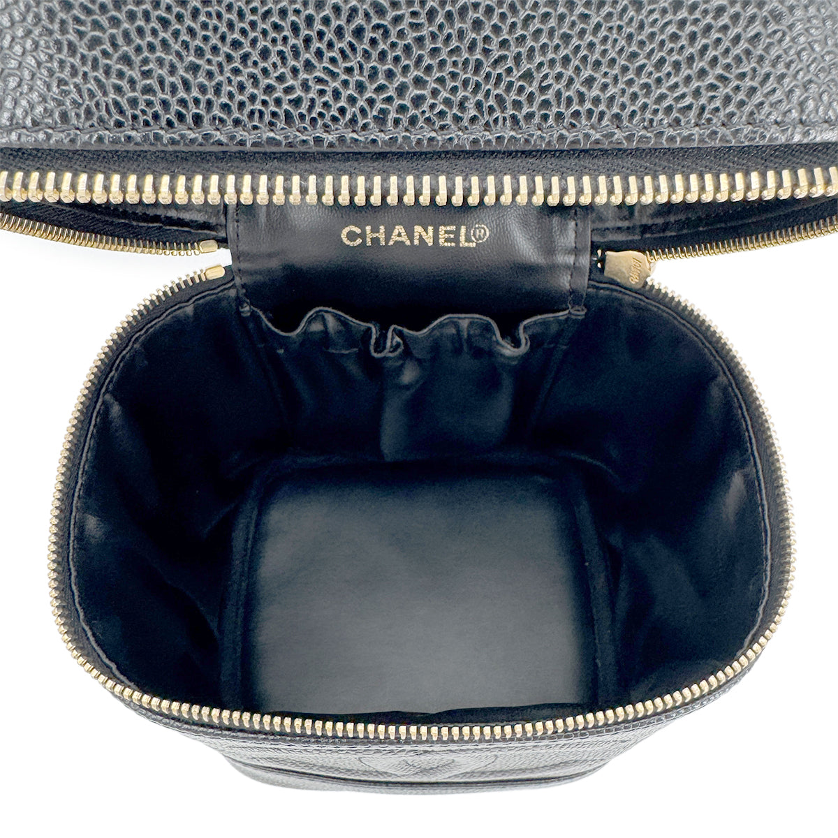 CHANEL VINTAGE VANITY HAND BAG BLACK CAVIAR SKIN 90267393