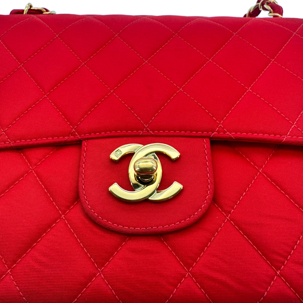 CHANEL VINTAGE MATELASSE CHAIN SHOULDER BAG RED SATIN 90277706