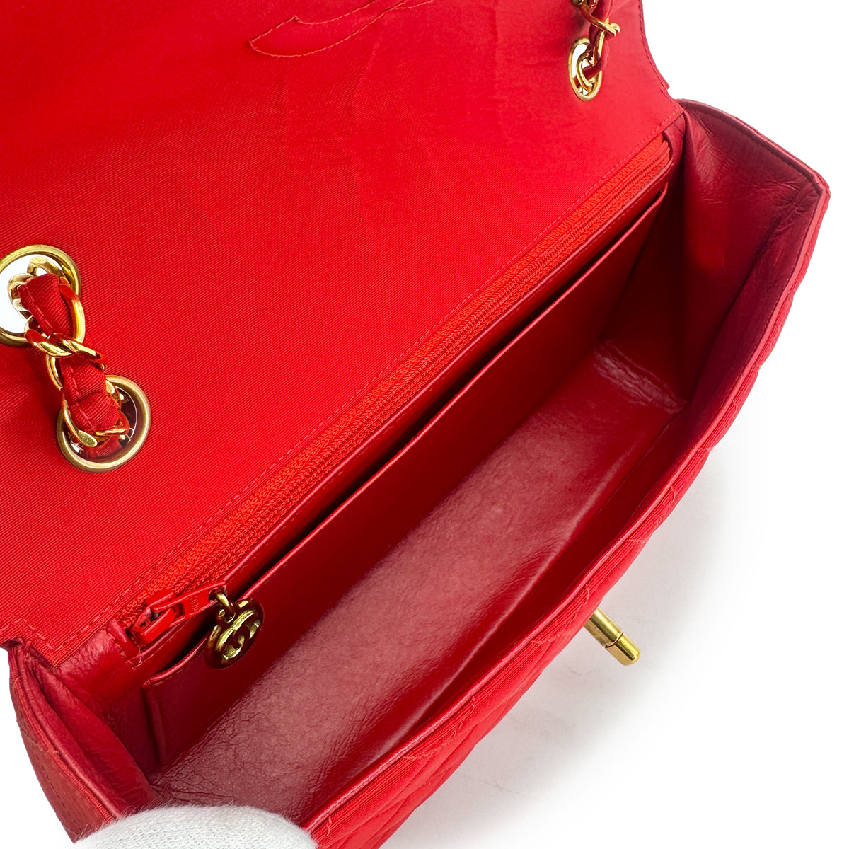 CHANEL VINTAGE MATELASSE CHAIN SHOULDER BAG RED SATIN 90277706
