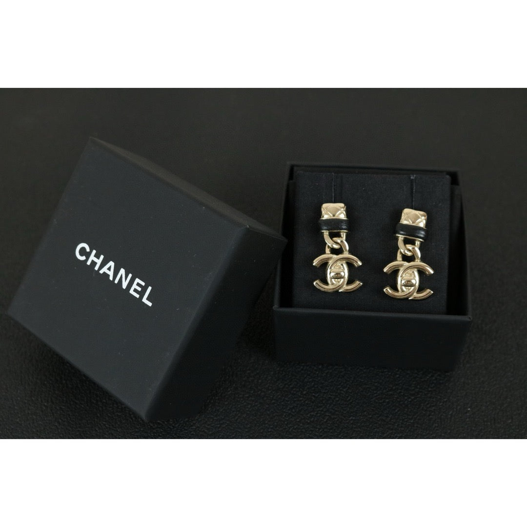 Very Good ( Rank A) ｜CHANEL COCO Mark Drop Stud Earrings ｜X24121303
