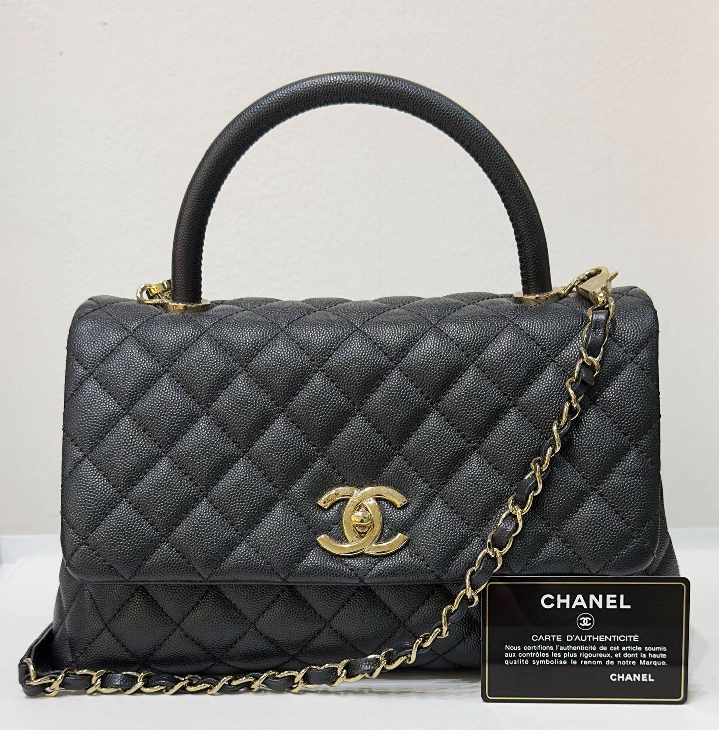 Chanel Medium Caviar Quilted Coco Handle Flap Black GHW 30 holo card