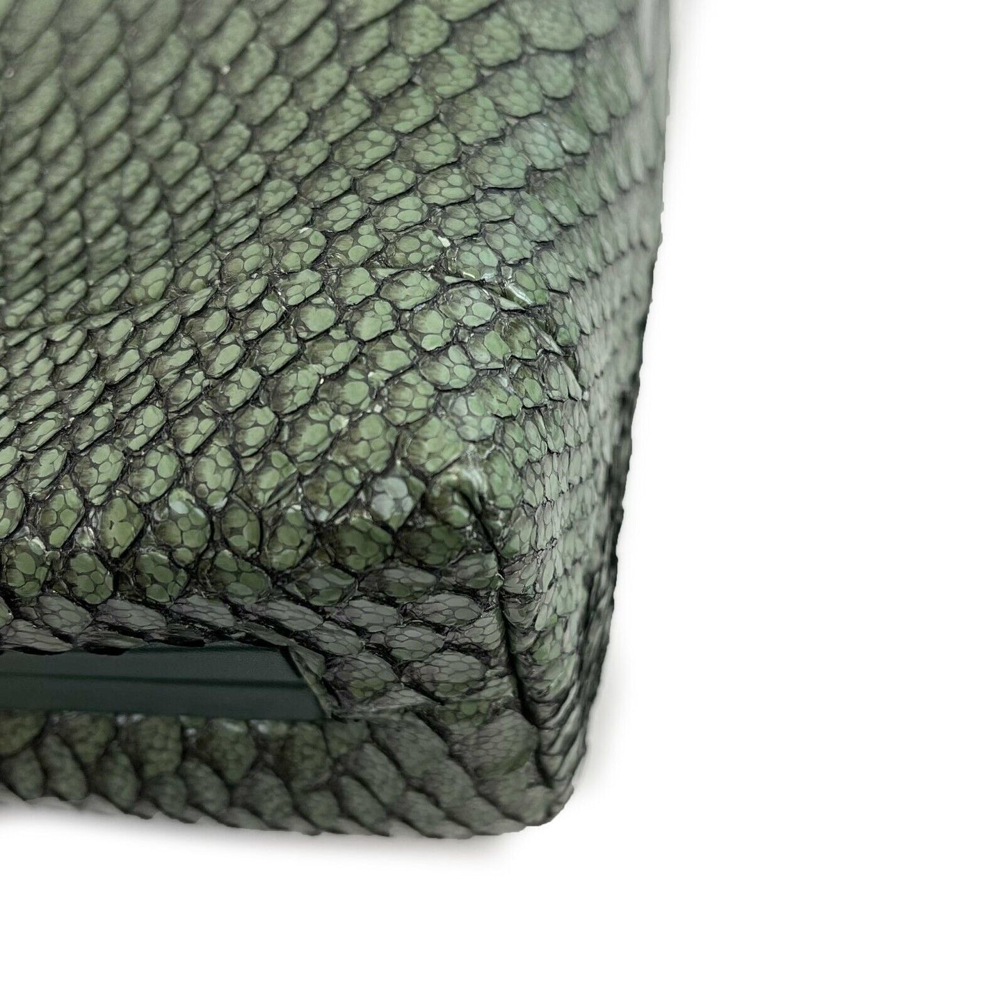 CHANEL - Python Snakeskin Green CC Kiss lock Shoulder Bag / Crossbody