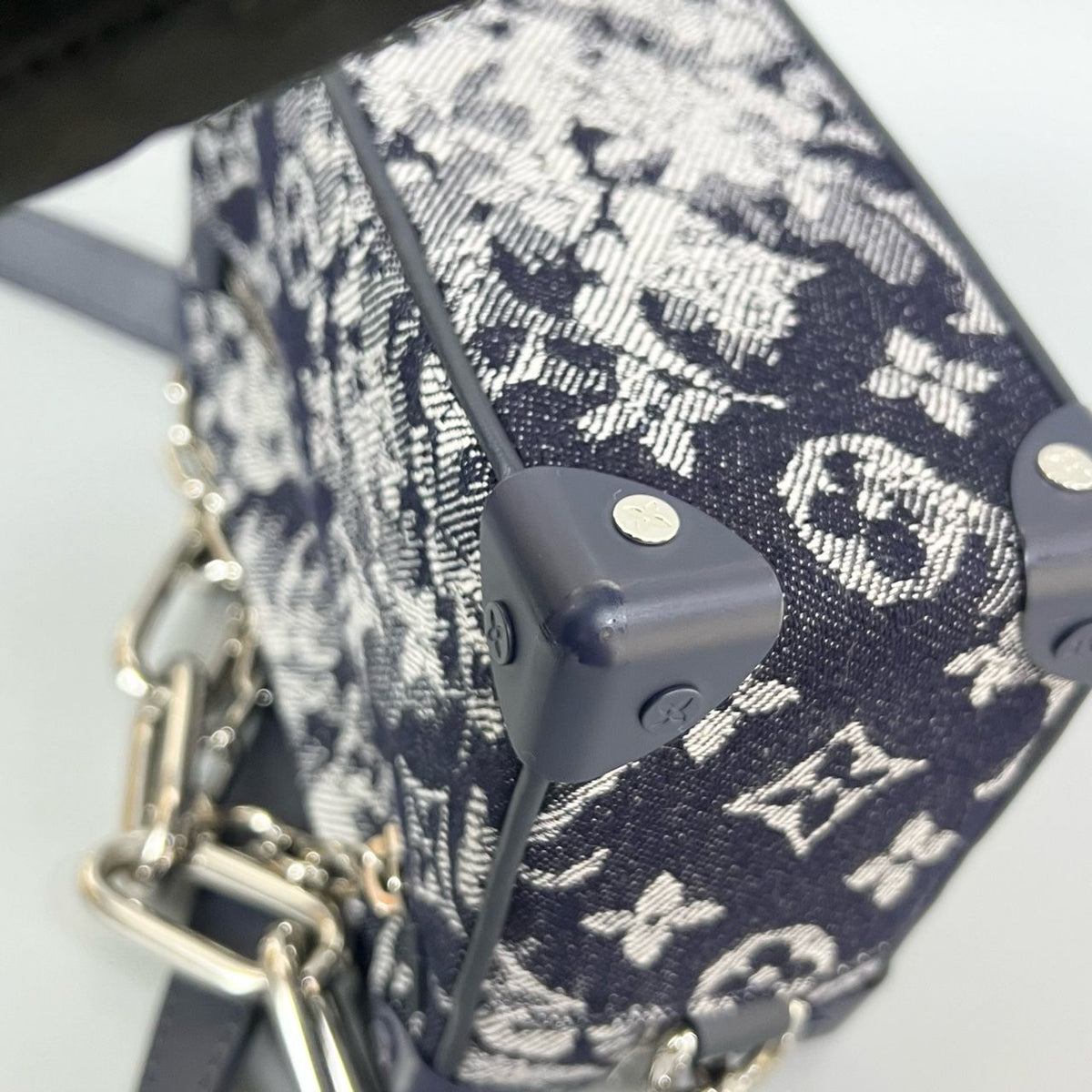 Preloved Louis Vuitton Soft Trunk 18.5*12.9*7.8cm Dark blue XJ10962