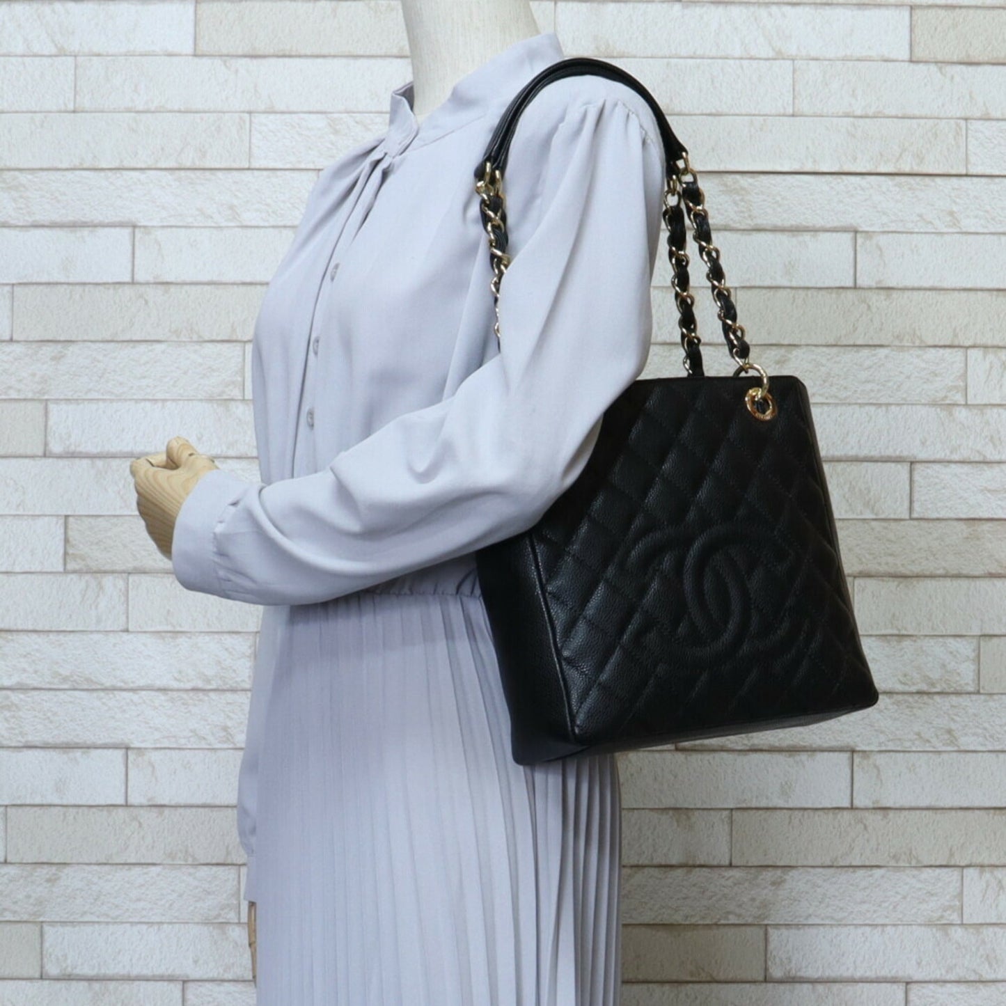 CHANEL Shopping Tote